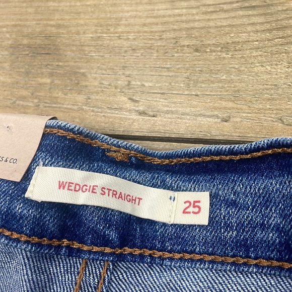 SOLD Levi's NWT Wedgie Straight Jeans Love In The Mist - Picture 6 of 7